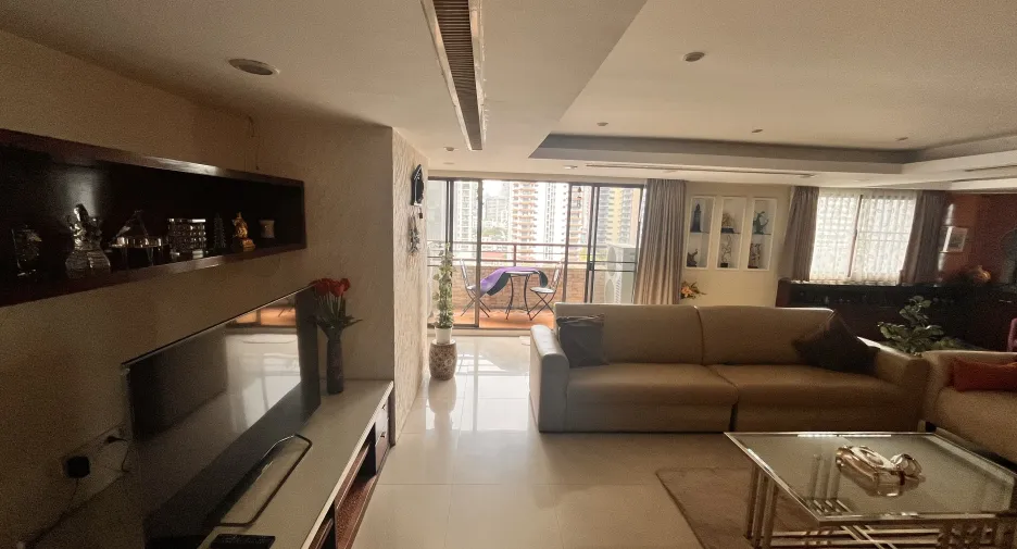 À louer 3 chambres condo à Watthana, Bangkok