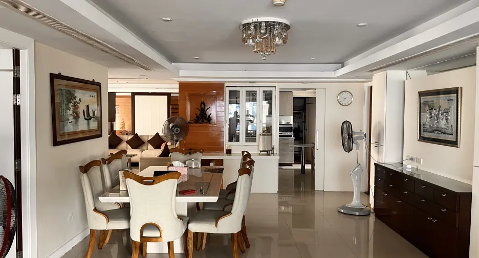 À louer 3 chambres condo à Watthana, Bangkok