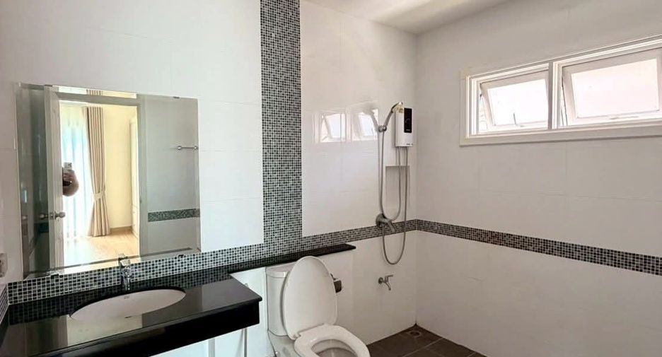 For rent 3 bedrooms house in San Kamphaeng, Chiang Mai