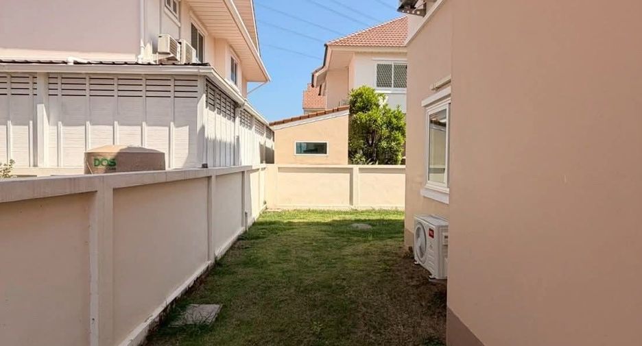 For rent 3 bedrooms house in San Kamphaeng, Chiang Mai