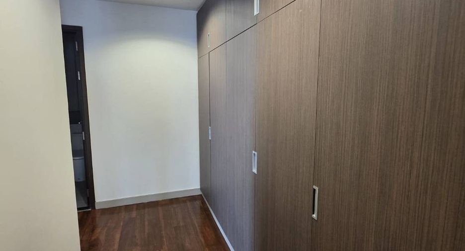 Wohnung zur Miete mit 3 Zimmer in Khlong Toei, Bangkok