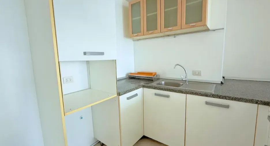 À vendre 2 chambres condo à Khlong Toei, Bangkok