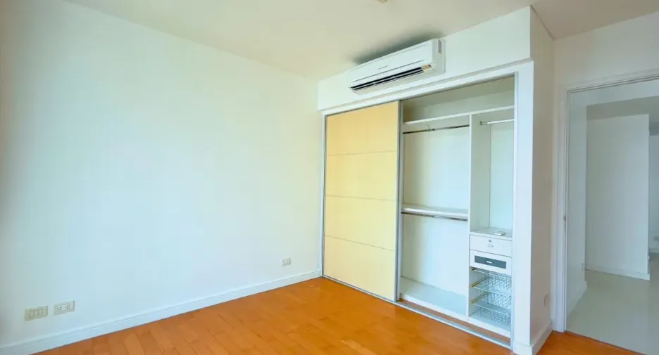 À vendre 2 chambres condo à Khlong Toei, Bangkok