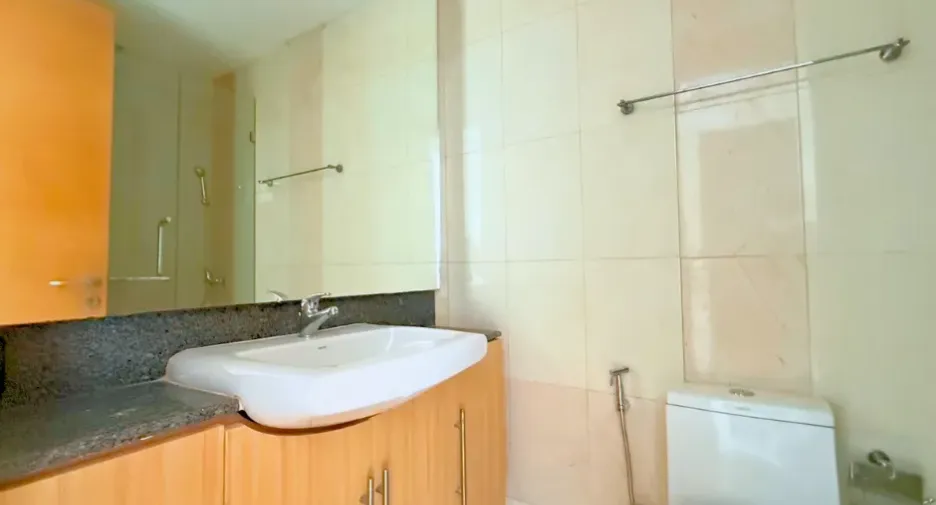 À vendre 2 chambres condo à Khlong Toei, Bangkok