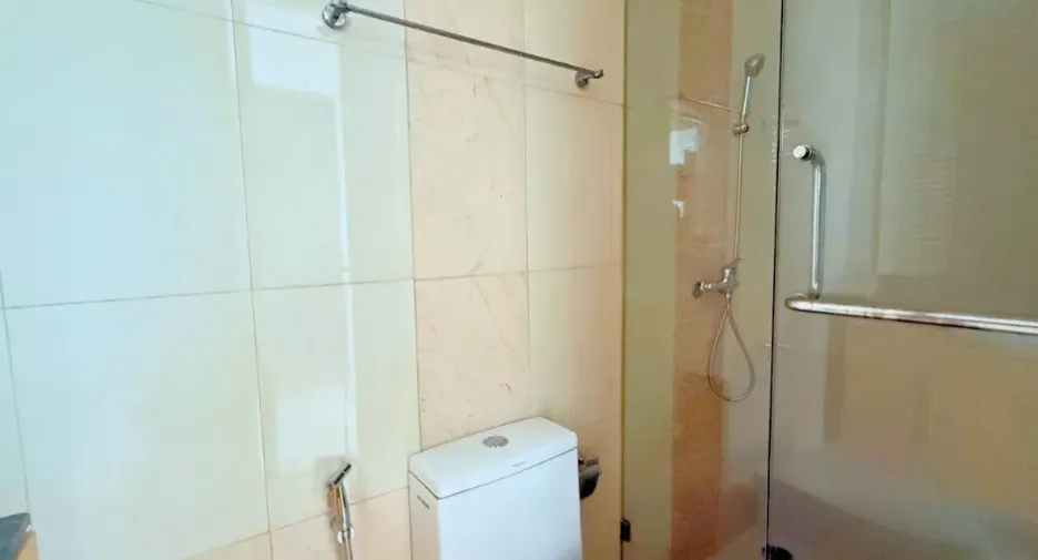 À vendre 2 chambres condo à Khlong Toei, Bangkok