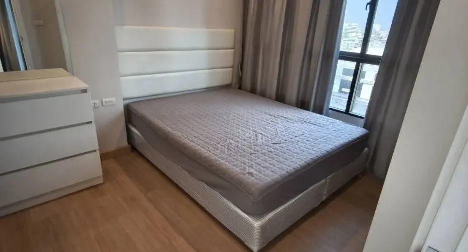 À louer 1 chambre condo à Khlong San, Bangkok