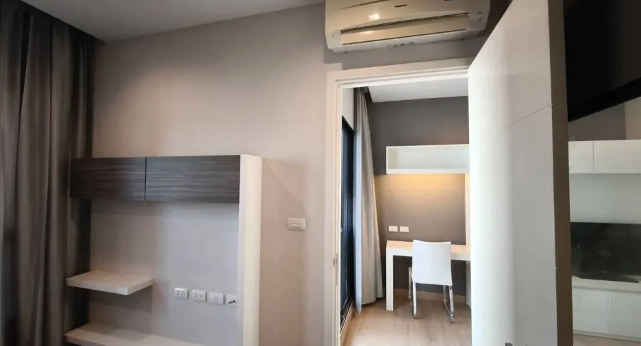 À louer 1 chambre condo à Khlong San, Bangkok