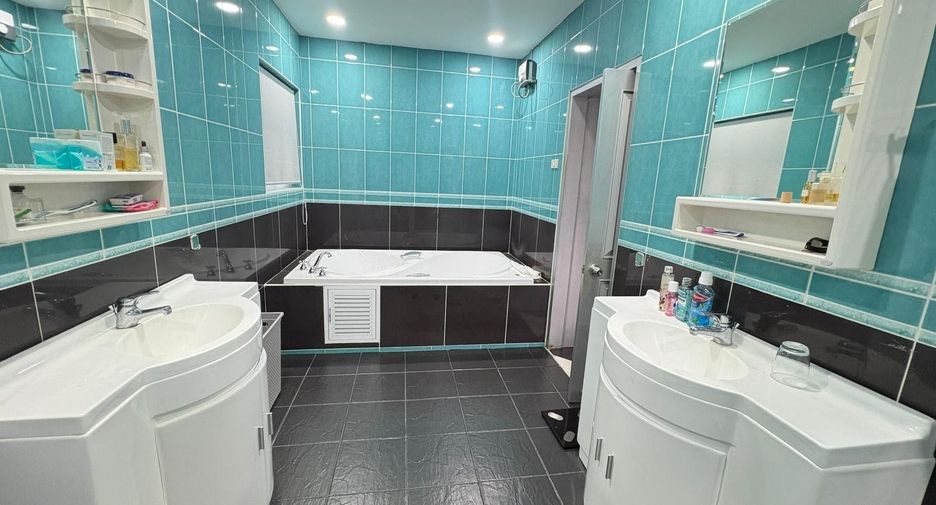 À vendre 5 chambres villa à Thalang, Phuket