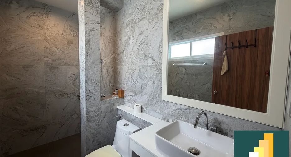 For sale 3 bedrooms house in East Pattaya, Pattaya