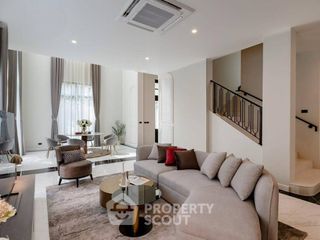 For sale 5 bedrooms house in Saphan Sung, Bangkok