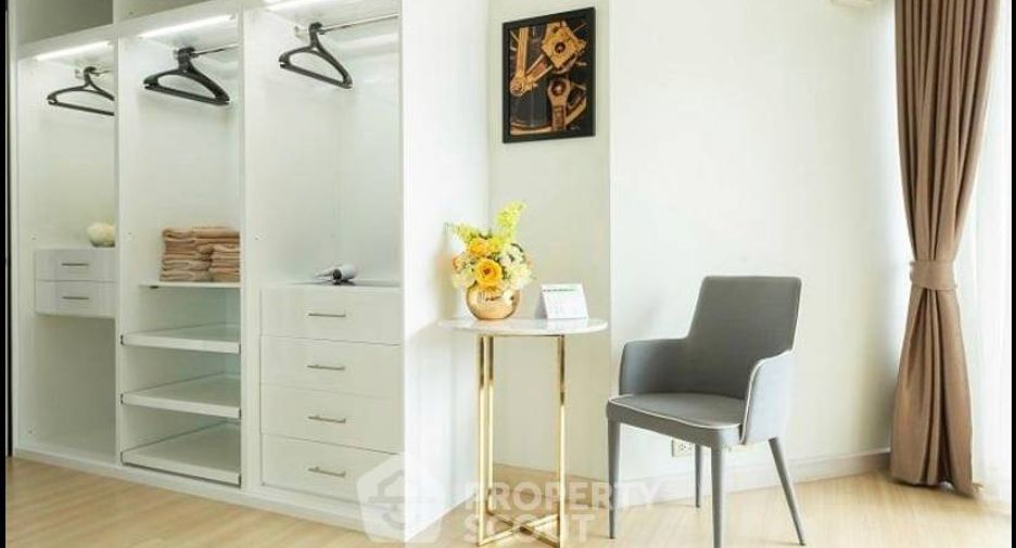 For sale 2 bedrooms condo in Sathon, Bangkok