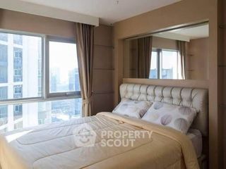 For sale 2 bedrooms condo in Huai Khwang, Bangkok