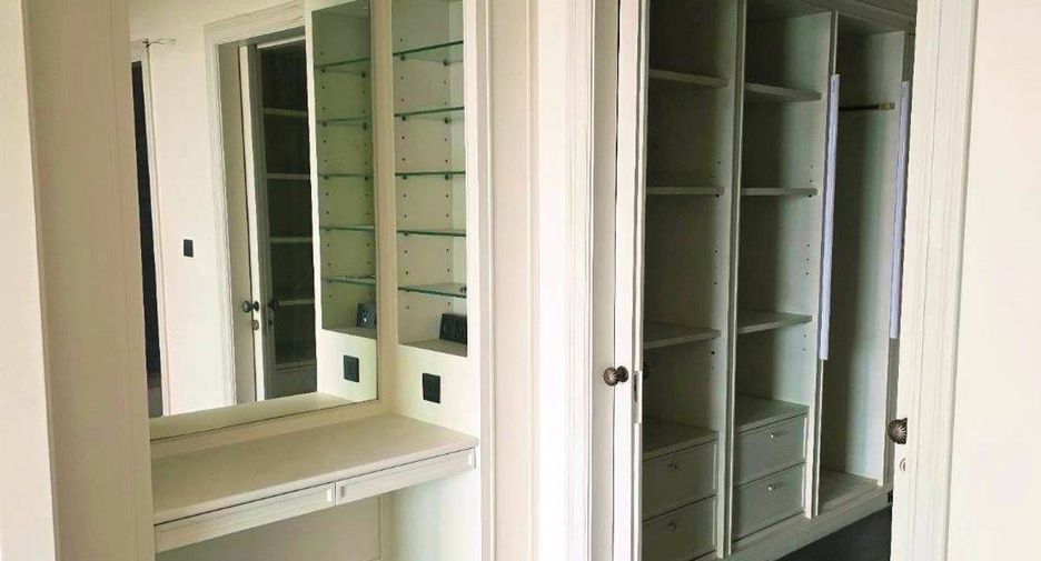 For sale 2 bedrooms condo in Yan Nawa, Bangkok