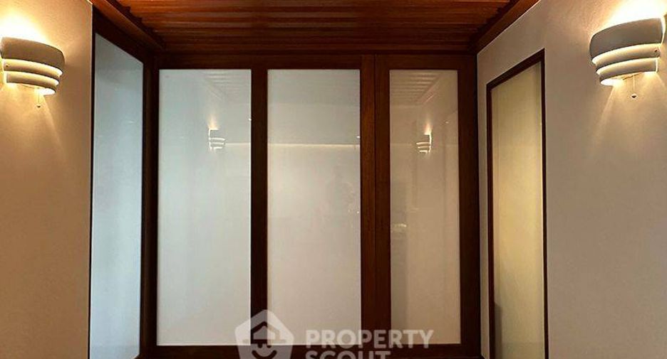 À louer 2 chambres condo à Sathon, Bangkok