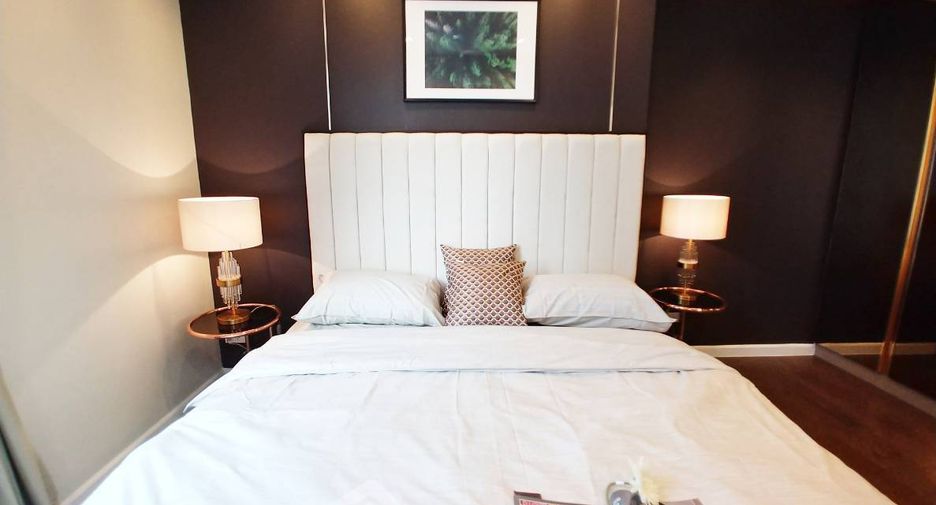 For rent 2 bedrooms condo in Sathon, Bangkok