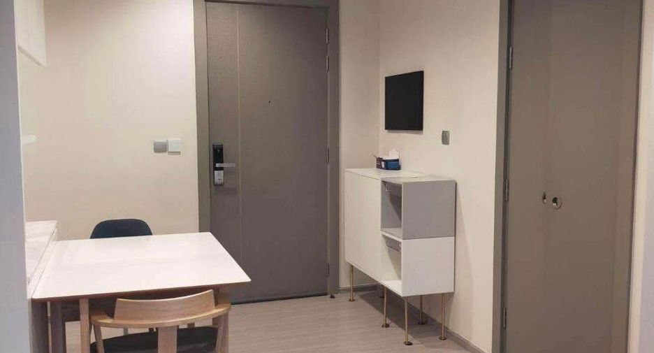 Condo en alquiler de 2 habitaciones en Huai Khwang, Bangkok