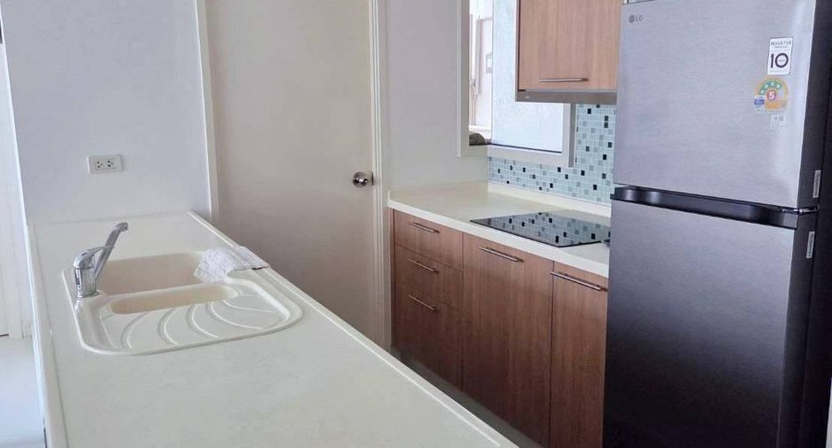 For rent 2 bedrooms condo in Pathum Wan, Bangkok
