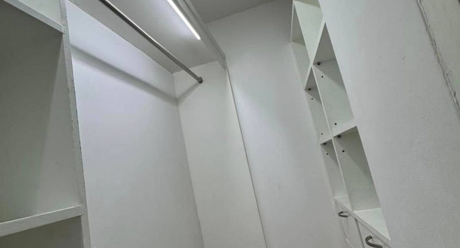 Wohnung zur Miete mit 2 Zimmer in Pathum Wan, Bangkok