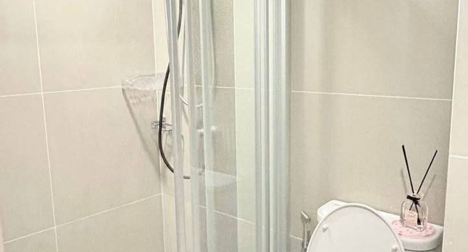 Wohnung zur Miete mit 1 Zimmer in Huai Khwang, Bangkok