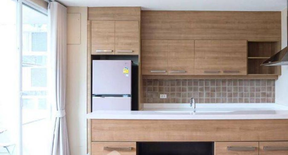 For rent 2 bedrooms condo in Watthana, Bangkok
