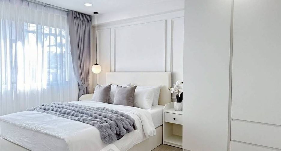 For rent 2 bedrooms condo in Chatuchak, Bangkok
