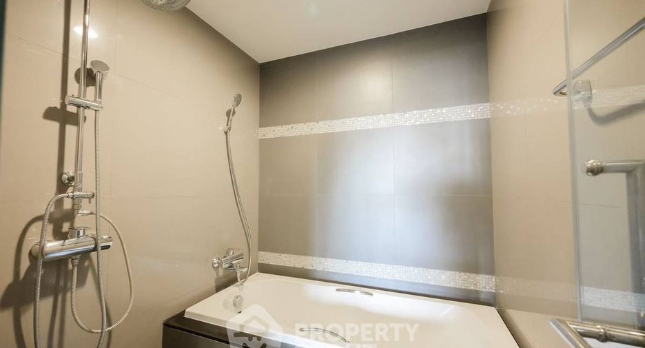 Condo en alquiler de 1 habitaciones en Khlong Toei, Bangkok