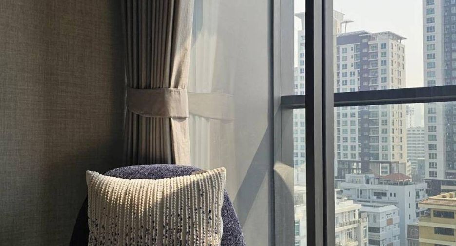 For rent 2 bedrooms condo in Ratchathewi, Bangkok