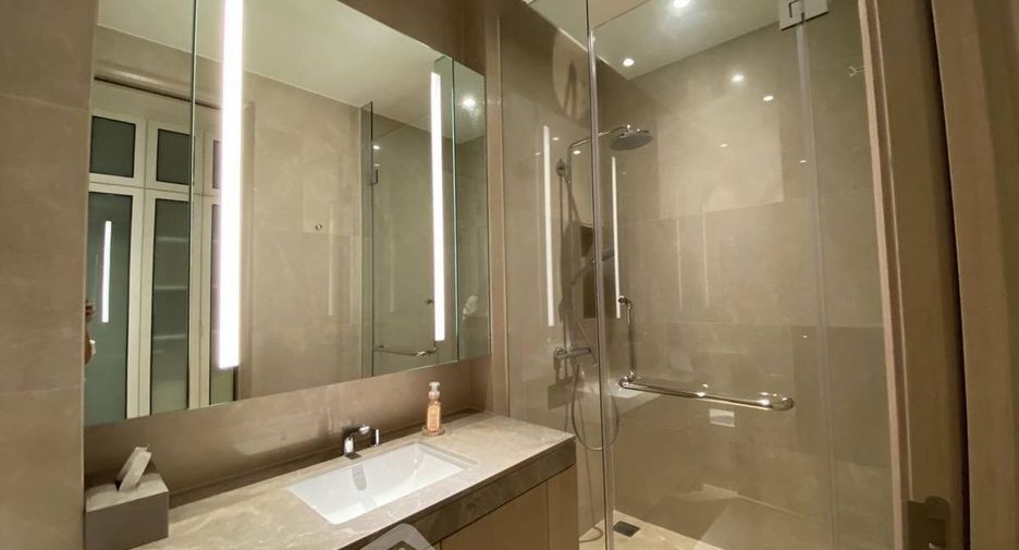For rent 3 bedrooms condo in Khlong San, Bangkok