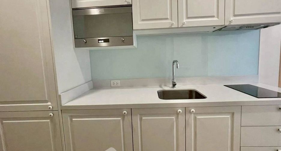 For rent 3 bedrooms condo in Watthana, Bangkok