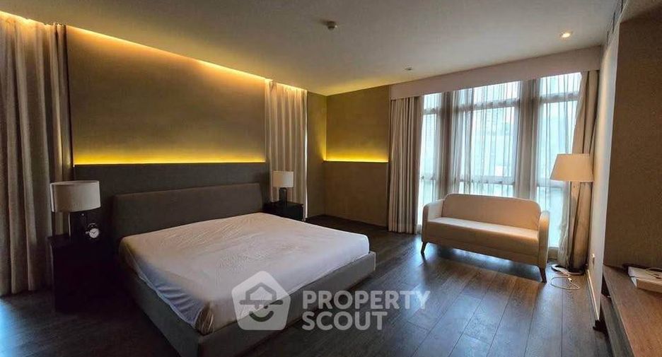 For rent 3 bedrooms condo in Khlong Toei, Bangkok