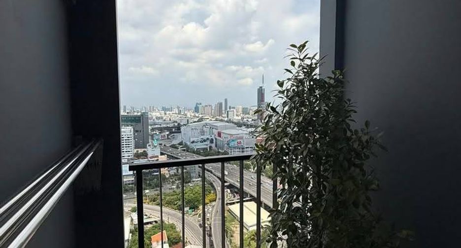 For rent 1 bed condo in Huai Khwang, Bangkok
