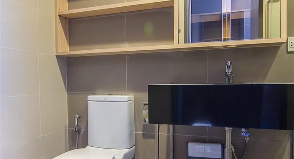 Condo en venta de 2 habitaciones en Khlong Toei, Bangkok