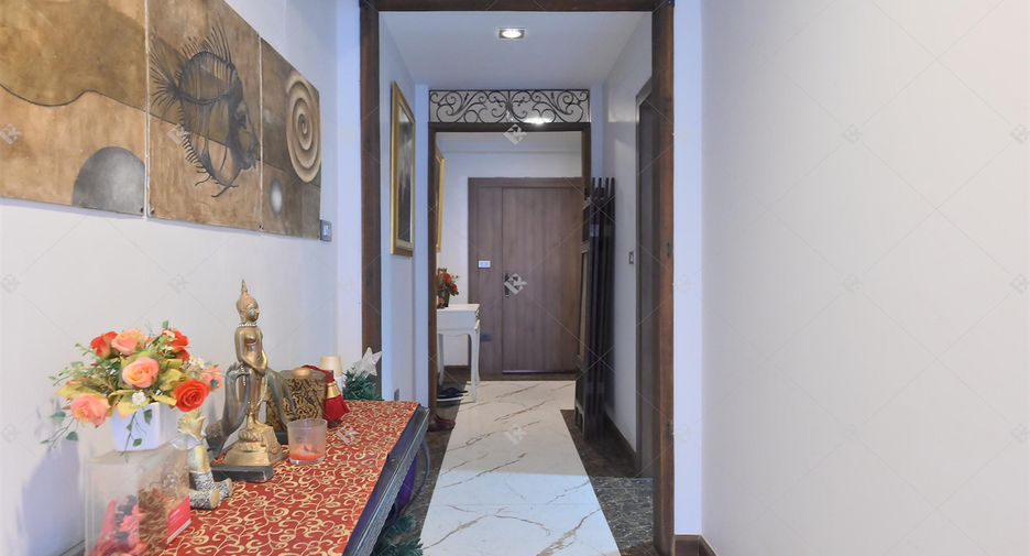 For sale 1 bed condo in Watthana, Bangkok