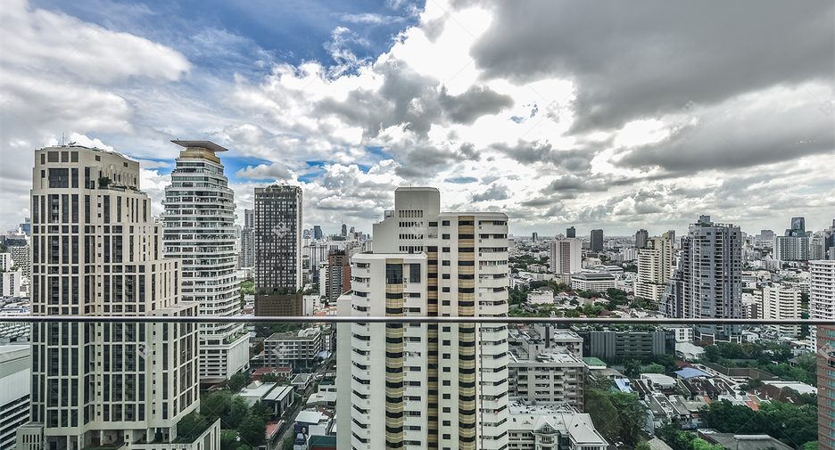 Wohnung zum Kauf mit 3 Zimmer in Khlong Toei, Bangkok