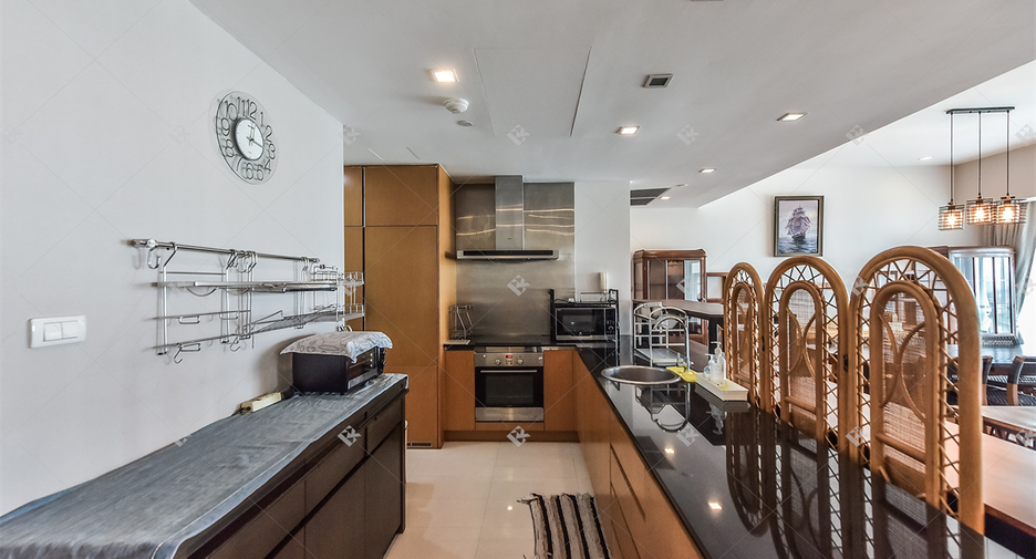 À louer 2 chambres condo à Si Racha, Chonburi