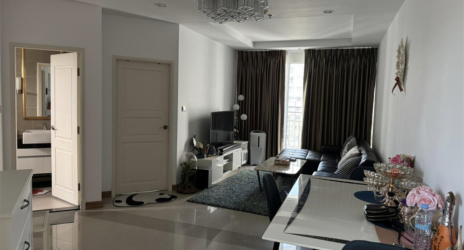 For sale 2 bedrooms condo in Huai Khwang, Bangkok