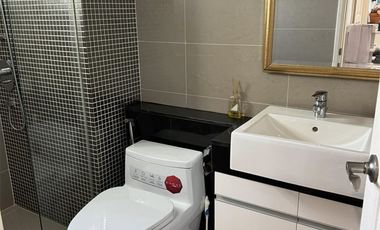 For sale 2 bedrooms condo in Huai Khwang, Bangkok