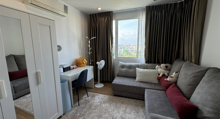 For sale 2 bedrooms condo in Huai Khwang, Bangkok
