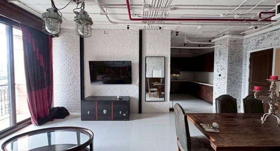 Wohnung zur Miete mit 3 Zimmer in Khlong Toei, Bangkok