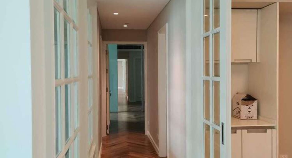 For rent 3 bedrooms condo in Pathum Wan, Bangkok