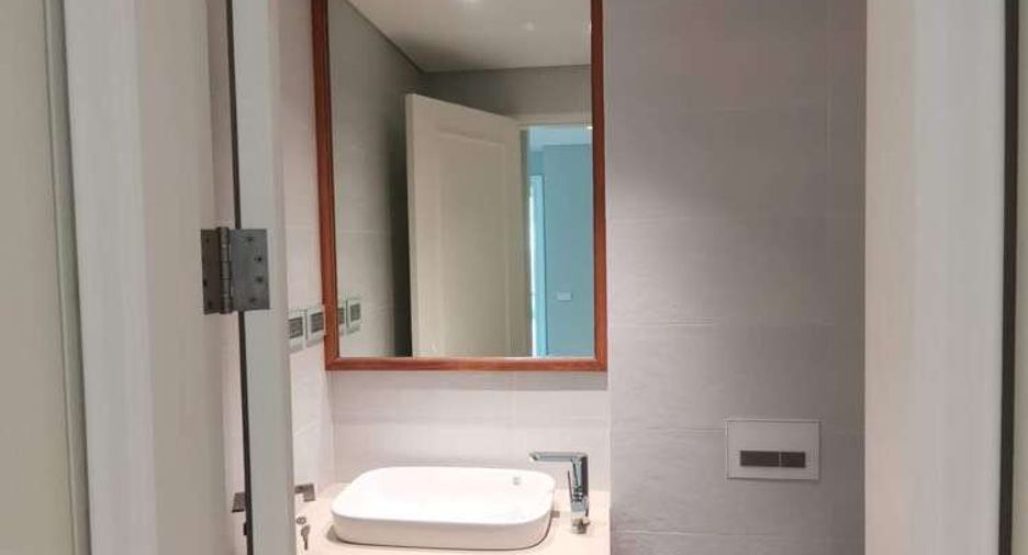 For rent 3 bedrooms condo in Pathum Wan, Bangkok