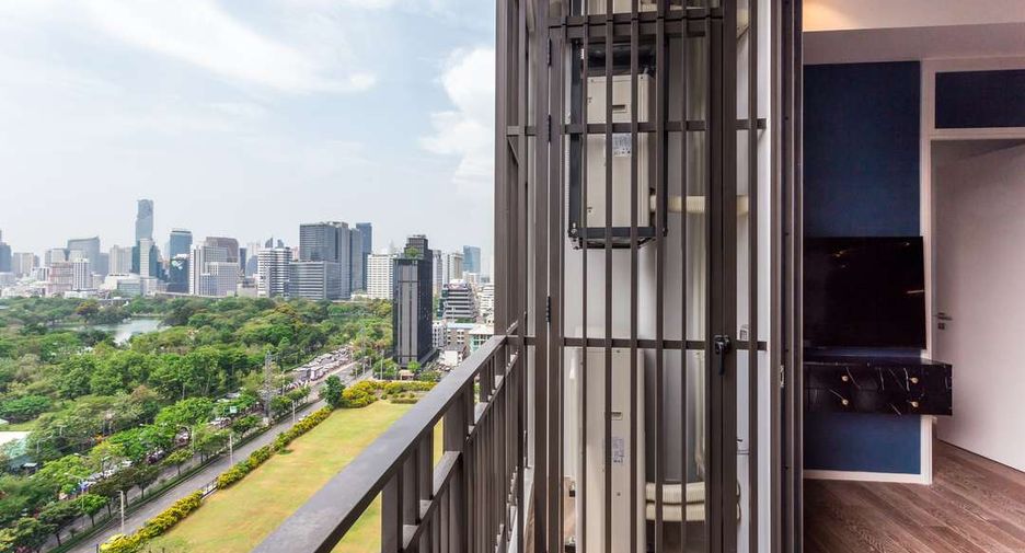 À louer et à vendre 2 chambres condo à Pathum Wan, Bangkok
