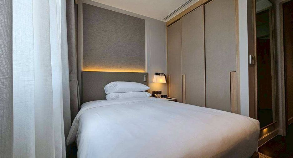 For rent 2 bedrooms condo in Phra Khanong, Bangkok