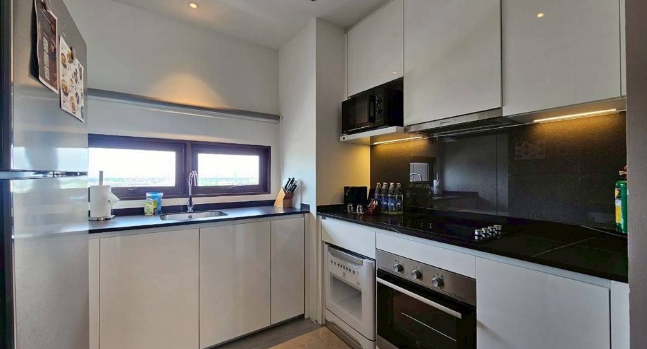 For rent 2 bedrooms condo in Phra Khanong, Bangkok