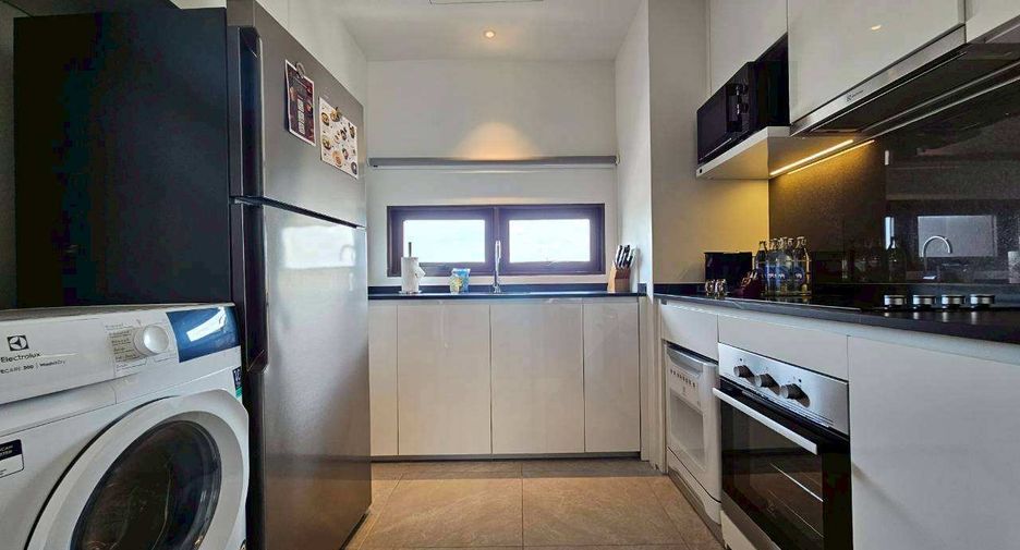 For rent 2 bedrooms condo in Phra Khanong, Bangkok