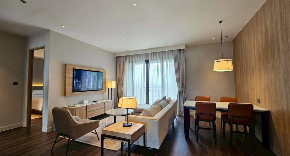 For rent 2 bedrooms condo in Phra Khanong, Bangkok