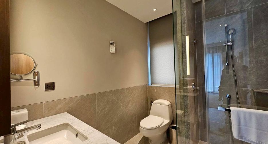 For rent 2 bedrooms condo in Phra Khanong, Bangkok