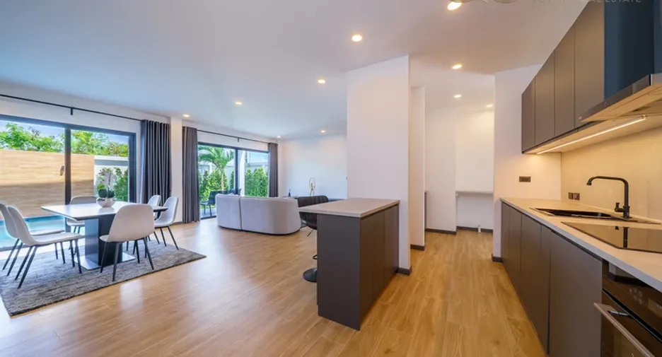 For sale 4 ベッドルーム villa in East Pattaya, Pattaya