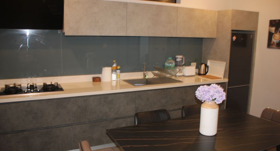 Villa zum Kauf mit 5 Zimmer in Mueang Phuket, Phuket