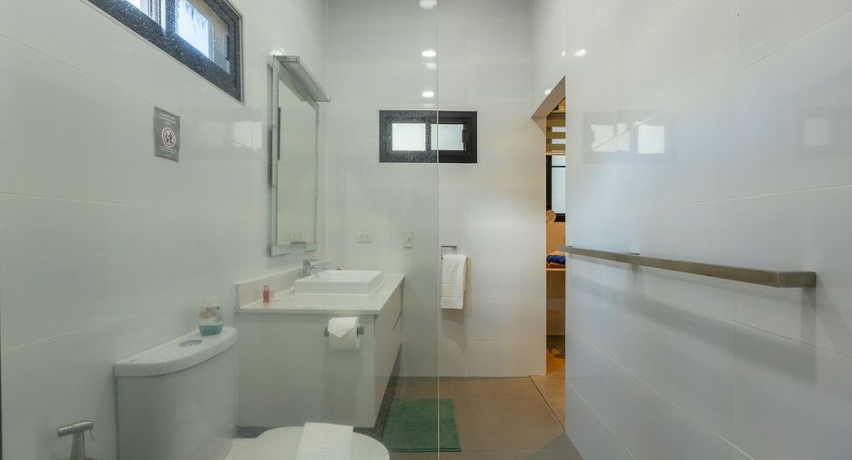 Villa zum Kauf mit 5 Zimmer in Mueang Phuket, Phuket